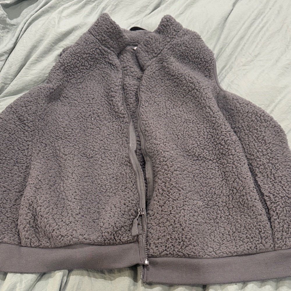 Time and Tru Charcoal Fleece Vest